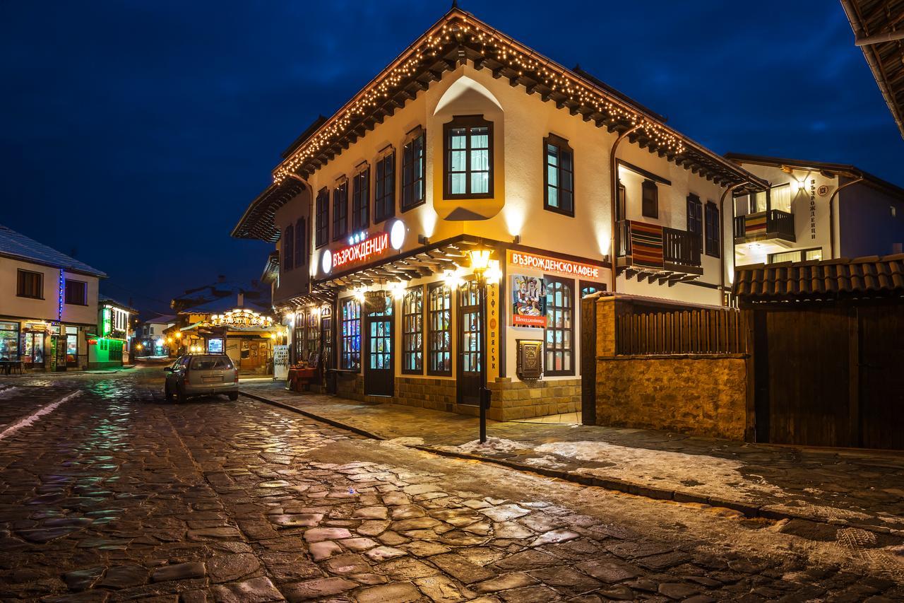 Hotel Complex Vazrozhdentsi Trjawna Exterior foto